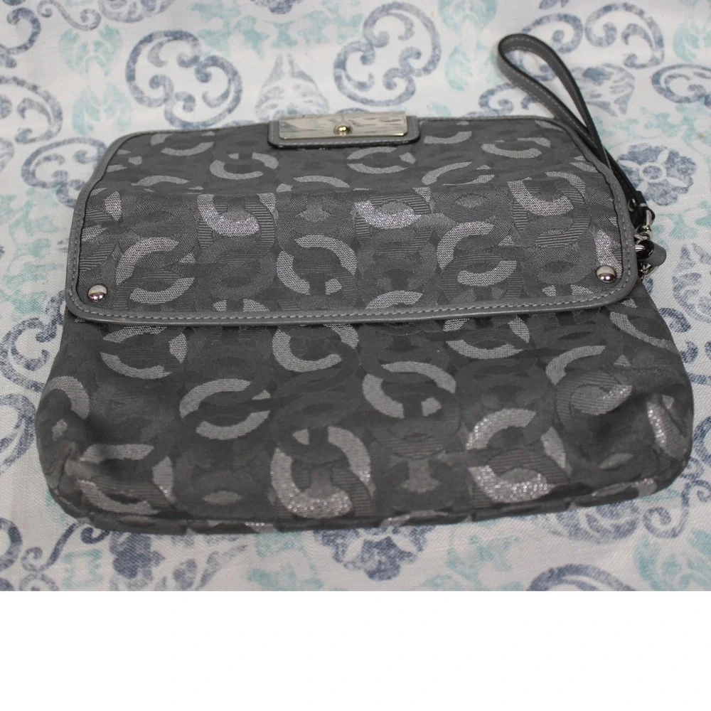 Coach Signature C Monogram Wristlet Clutch Gray Silver Metallic Leather Trim‎